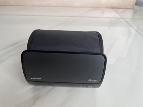 Máy đo chính xác, kết quả đều, ít ảnh hưởng bởi tư thế và cách đeo.