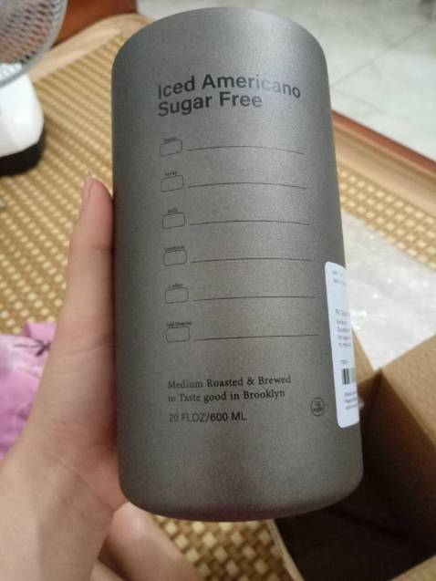 Shop giao hàng nhanh,đóng gói cẩn thận, có chống sốc kĩ càng,màu cốc xinh giữ nhiệt khá tốt