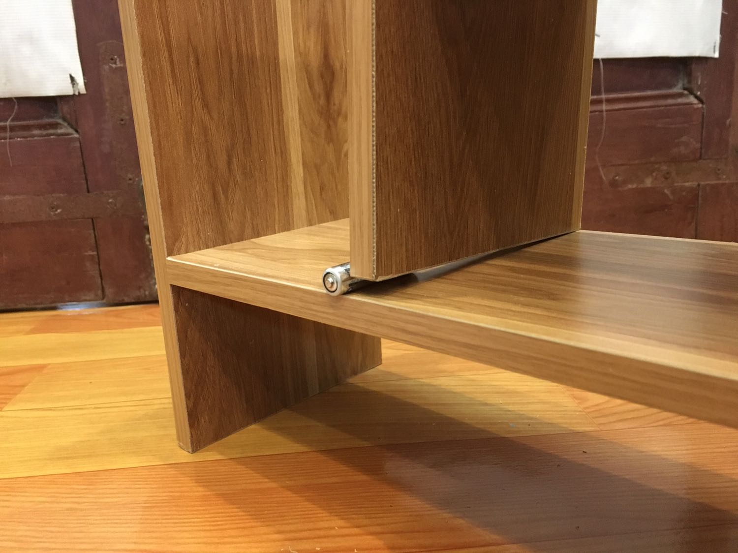 Chất lượng sản phẩm tồi, gỗ cắt bị vênh, lỗ khoan và vít bị thiếu. Mình có cưa và máy khoan nên có thể tự sửa để dùng được còn người khác e là phải trả lại vì ko thể lắp được.