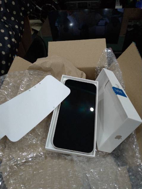 Giáo hàng đúng hẹn, có gửi tin nhắn OTP trước khi giao hàng, đóng gói cẩn thận, hàng mới đẹp, nhân viên giao hàng thân thiện, cám ơn shop, cám ơn Tiki