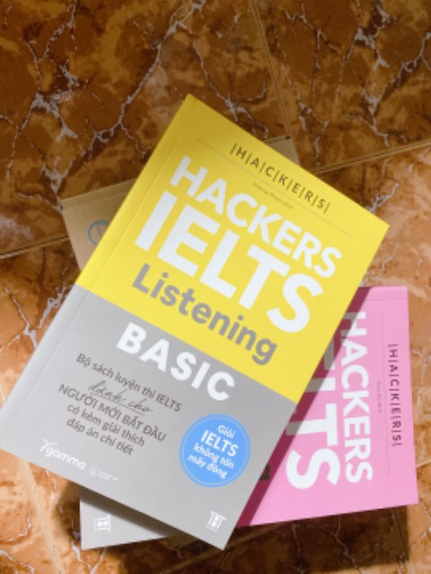 Sách dày lắm ạ (445 trang) sách mới, thơm mùi giấy. Tiki đóng gói cẩn thận, giao hàng nhanh. Sách có hướng dẫn và dịch cụ thể chi tiết nên tiết kiệm thời gian cho người học. Nên mua ạ.