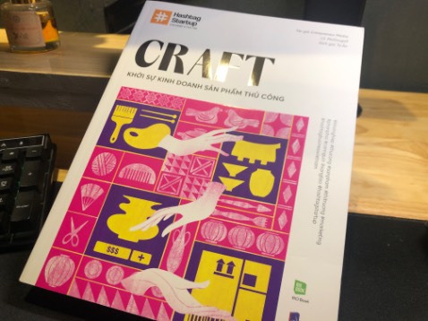 Rất hay cho kinh doanh thủ công. Nhất là chương cuối. Thực tiễn, bổ ích. Nên đọc sớm trước khi các kiến thức này bị cũ dần