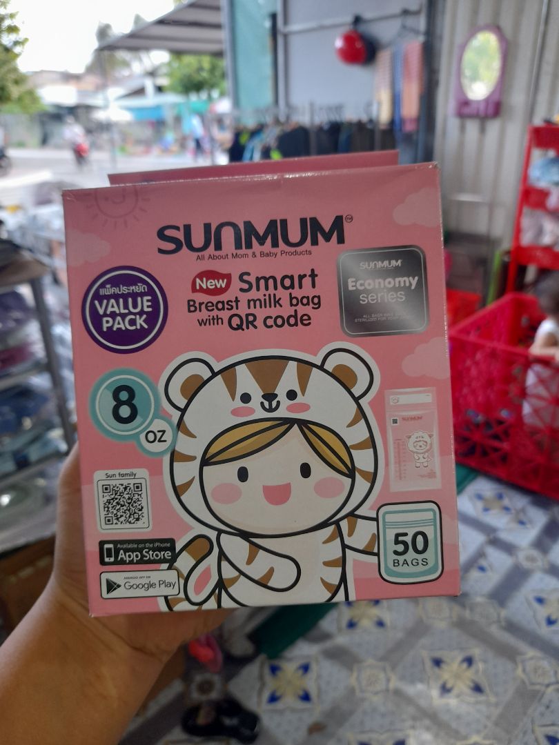 Mình mua dùm chị bạn, khi nhận hàng thấy rất ưng. Hộp cầm nặng tay chắc chắn mã vạch tem rõ ràng nên cũng yên tâm Mình mua dùm chị bạn, khi nhận hàng thấy rất ưng. Hộp cầm nặng tay chắc chắn mã vạch tem rõ ràng nên cũng yên tâm