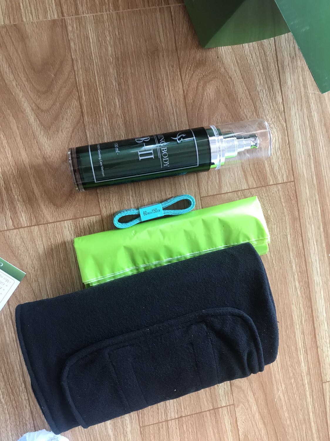 Mình chụp để cho mn rõ nhé. Sp y hình. Sài mới mấy ngày nên chưa biết như thế nào. Nhưng mình nghĩ ủ xong các bạn nên nịt đai nịt để định hình thì sẽ giảm ok hơn