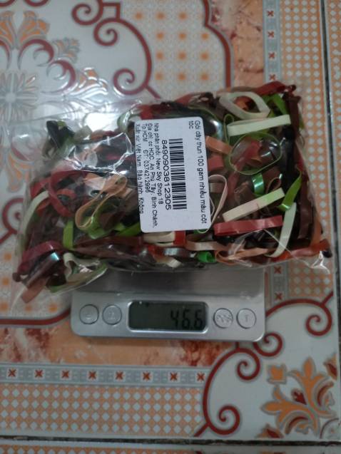 Bán hàng không trung thực, hàng đăng giá bán là 100 gam nhưng giao chỉ có 50 gam. các bạn mua nhớ cân lại nhé