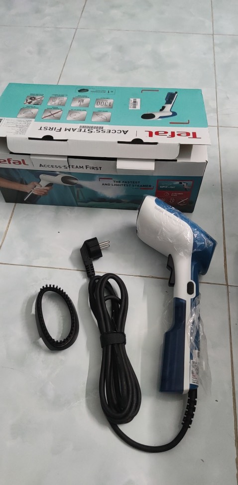 Mình mới vừa nhận bàn ủi, và chưa xài nên mình có vài nhận xét về sản phẩm lúc nhận
- Giao hàng nhanh -> Good quá trời
- Hàng không seal và 2 chỗ mở hộp đã có vết hằng rất rõ. Cảm giác hàng đã được mở hoặc là hàng bị trả lại.
- Giao thiếu túi đựng vải để đi du lịch, mặc dù mô tả có đi kèm.
Mong sẽ nhận được ý kiến từ nhà bán hàng! Cảm ơn ạ