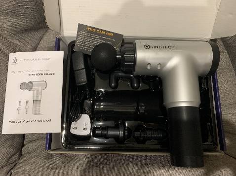 Dịch vụ Tiki Giao hàng nhanh, thân thiện. Nhà mình có việc, Anh ship chờ dưới cổng 10p vẫn rất lịch sự
Về sản phẩm: Giá cả tương đối dễ tiếp cận, Máy có nhiều chế độ và nhiều mức độ rung.
Thân máy gọn nhẹ, cầm khá vừa tay, không bị mỏi
Màu sắc đẹp, dễ sử dụng, thay đầu massage dễ
Tóm lại trải nghiệm mua hàng lần này rất luôn. Vote 5 sao cho Shop.