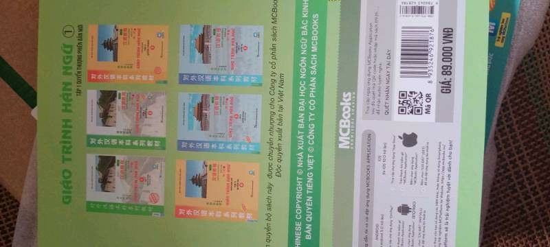 Uiiii chỉ 1 từ là quá tuyệt thôi ạ. Shop đóng gói hàng okela lắm nè, đặc biệt hơn nữa là sách rất đẹp, có hình ảnh cute kèm màu sắc hài hoà rất phù hợp để học không bị nhàm chán. Nên mua lắm nha mn 🥰🥰