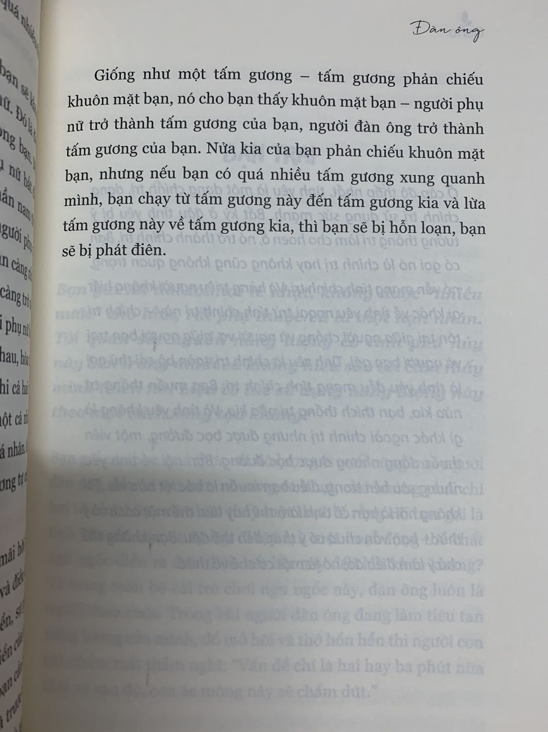 / Đây là quyển sách đầu tiên của Osho mà mình đọc cũng khá là thú vị. Ko chỉ có ng đàn ông nào là ng đàn ông và ko có ng đàn bà nào chỉ là ng đàn bà. Mỗi ng đàn ông đều là cả đàn ông và đàn bà, và mỗi ng đàn bà cũng vậy.
Mình thích cách Osho thẳng thắn chia sẻ quan điểm ko dong dài nhưng rất sâu sắc. Mỗi mẫu truyện ngắn cũng tinh tế và hài hước.
Đặt vào 29tết tiki giao hàng nhanh