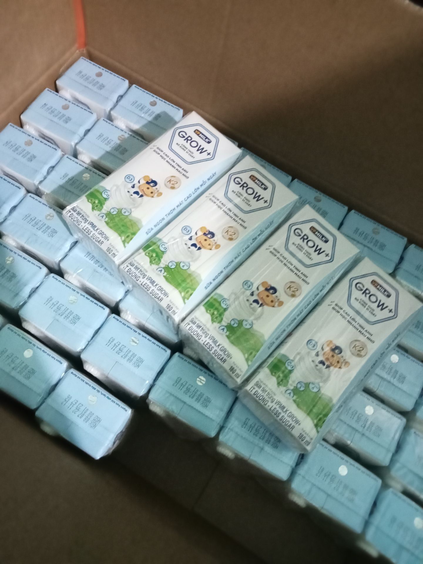 giao nhanh, sữa date xa lắm, ok lắm nè