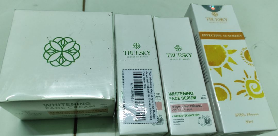 kem chống nắng bật tôn da,
kem dưỡng xài cũng ok nha mọi người