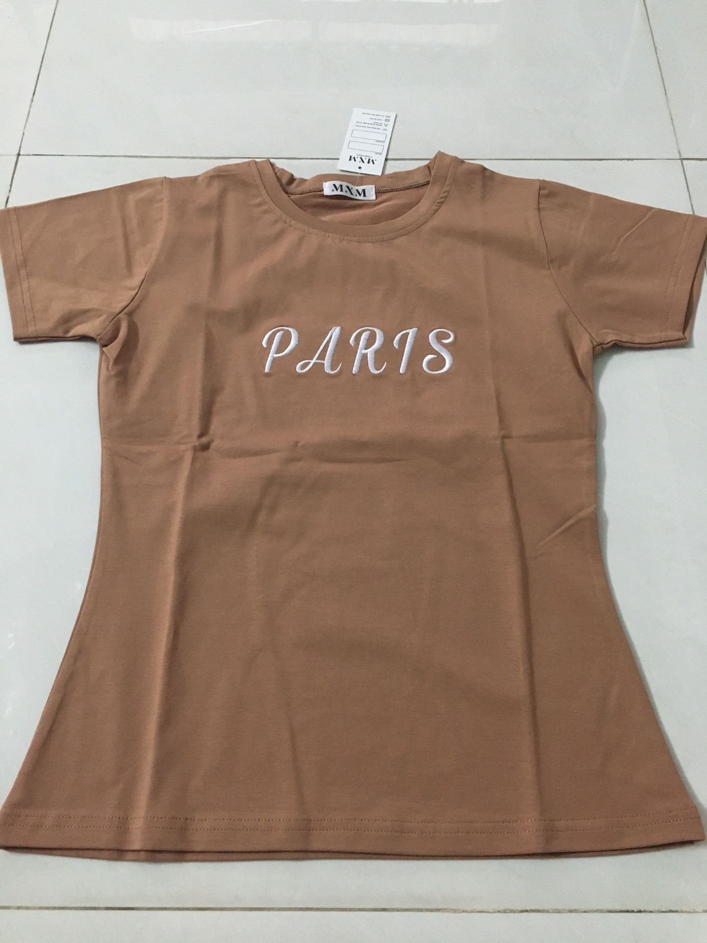 Ao dep y hinh , mau rat dep . Theu rat sac net