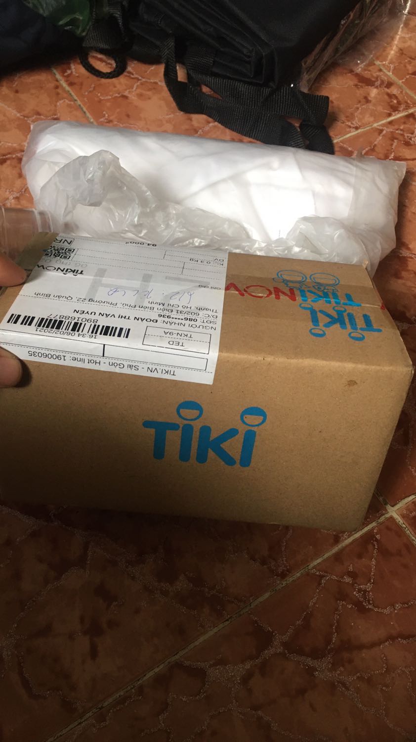 Sản phẩm quá tệ, cắm điện không hoạt động, không sáng đèn, mình là khách hàng rất tích cực của Tiki, 15k cũng chẳng đáng gì nên mình cũng không cần kiểm hàng, tuy nhiên, dù là hàng giá sale thì Tiki cũng nên kiểm tra hàng cẩn thận trước khi giao cho khách để giữ uy tín nhé