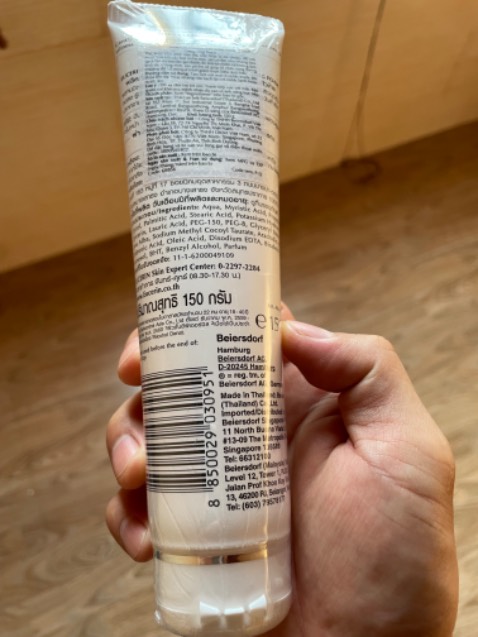 Sạch sẽ, hết mụn, nhẹ nhàng Sạch sẽ, hết mụn, nhẹ nhàng