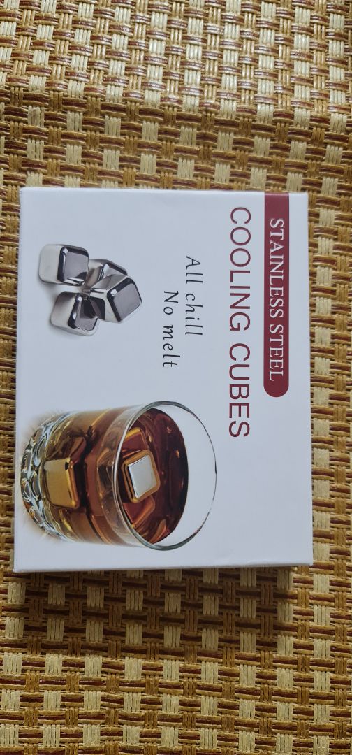 thất vọng về sản phẩm. hình mô tả là sản phẩm chất lượng nhưng sản phẩm giao là hàng rẻ tiền, các nơi khác bán 130k thì tiki bán 600k. cần xem lại  cửa hàng này. mọi người tránh xa đơn vị cung cấp này ra.