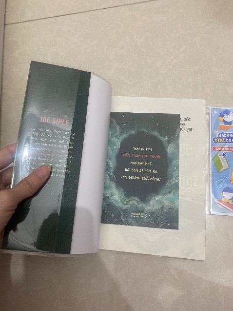 Sách hơi bẩn nhưng mua sale ko có gì de nói, sách dc  bọc rất ok con dc tang quà đi kèm