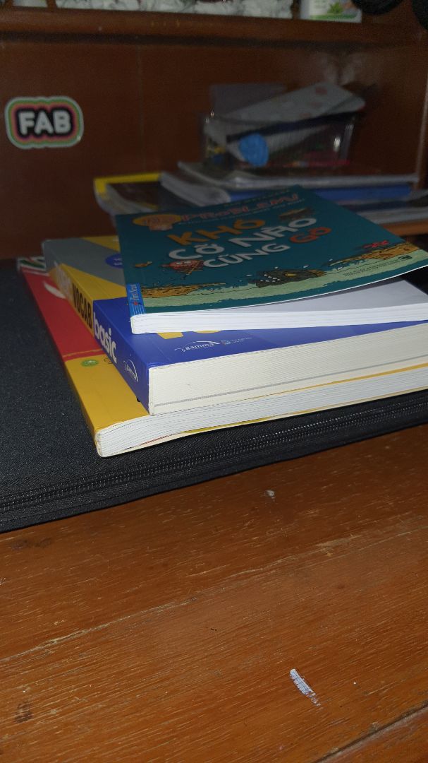 màu sắc rất đẹp, nội dung vẽ rất cuốn hút luôn. sách rất hay nhé! đóng gói ok, giao đúng hẹn.