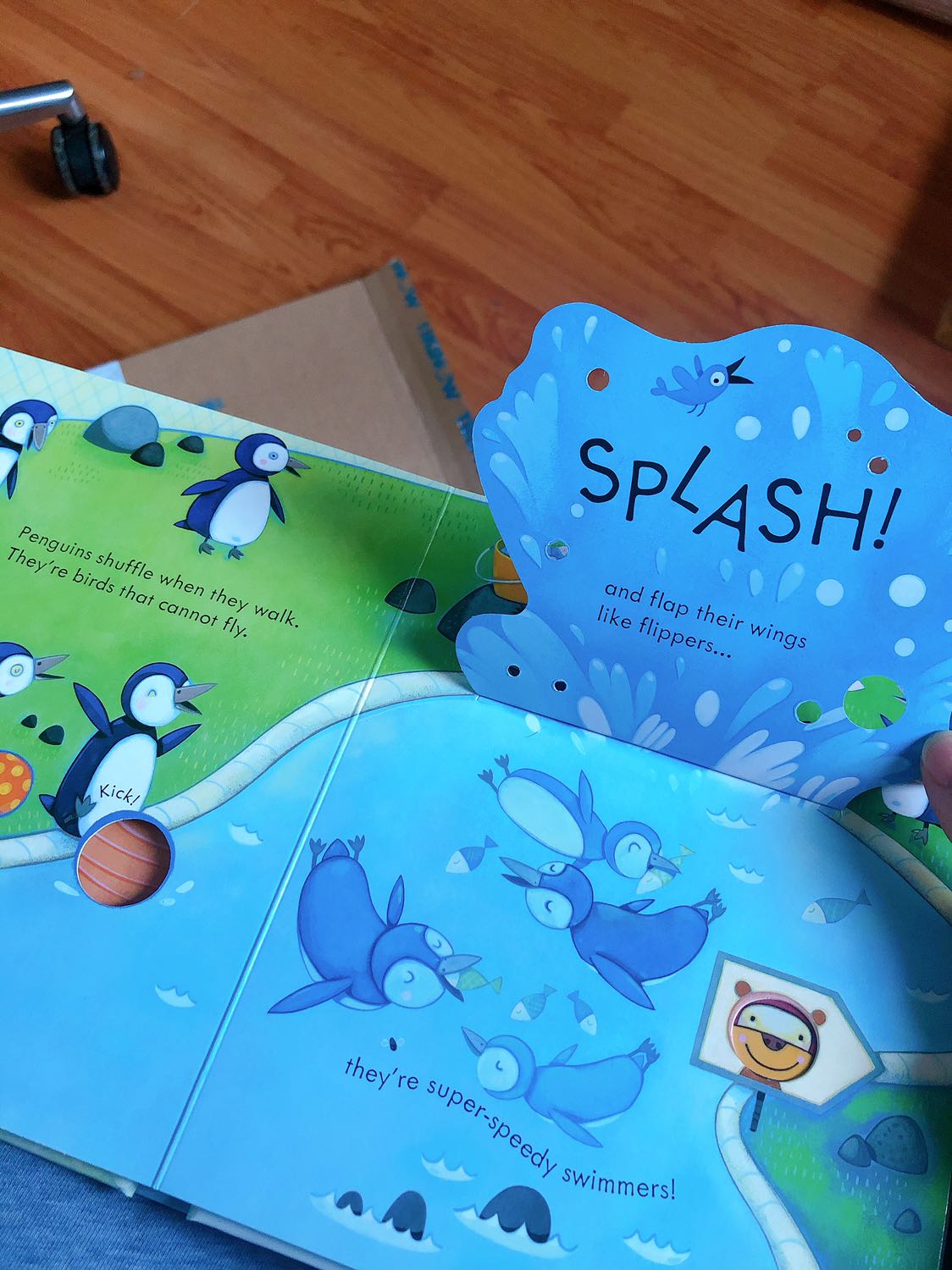 Sách đẹp, nhưng bị lưu kho để bụi quá mình lại phải lau cho sạch. Nội dung sách hấp dẫn ạ.