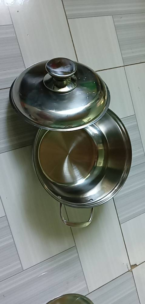 Đồ tốt , chính hảng , nhưng hơi mỏng , vừa tầm giá tiền cho gia đình bình dân . Đáng mua