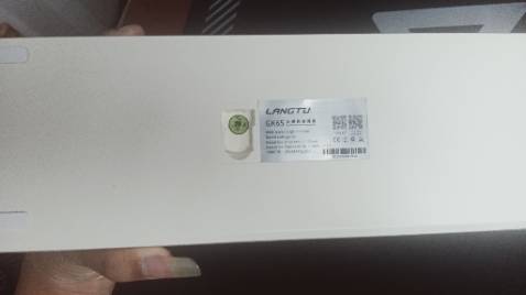 Phím oke mô tả đúng nè lúc nhận và sài thử lần đầu rất ưng nhưng không biết ấn nútthay đổi màu sắc với mấy phím kia một xíu :D. Nhưng nói chung là quá okeee