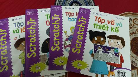 Sách in đẹp, dễ hiểu, nhưng về ứng dụng thì k thu hút cho lắm, dễ bị lag, k xuất file để xài thiết bị khác được