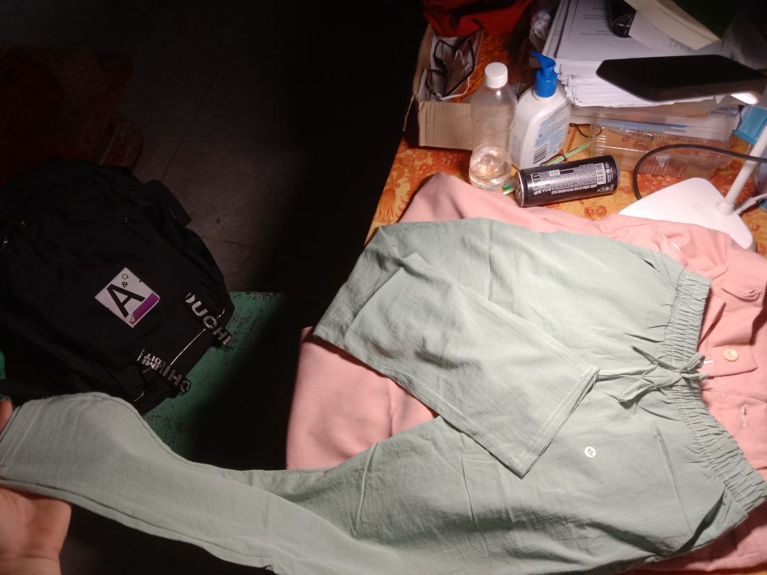 mặc thoáng mát, vừa vặn lắm luôn, mình cao khoảng 1m68 nặng 58kg mặc vừa in, thoải mái, dễ chịu, đáng tiền😍😋