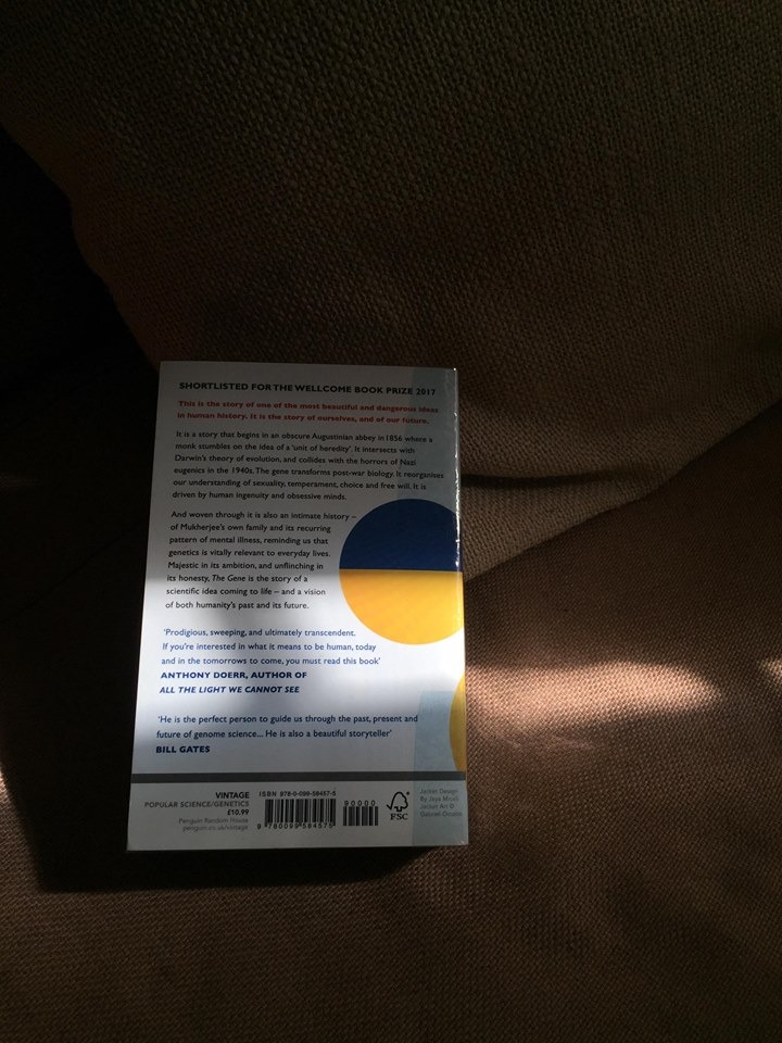 Sách được giảm giá nên giá khá rẻ. Bên tiki giao hàng rất nhanh.
Sách được in rất đẹp. Bìa thiết kế đơn giản nhưng ý nghĩa, màu sắc ấn tượng.
Ruột sách giấy in tạm ổn, không phải là tốt lắm, thuộc dạng giấy báo nhưng với giá cả như vậy thì chấp nhận được.
Sách phù hợp cho những bạn quan tâm về giới, nữ quyền.
Sách khoa học chuyên sâu.