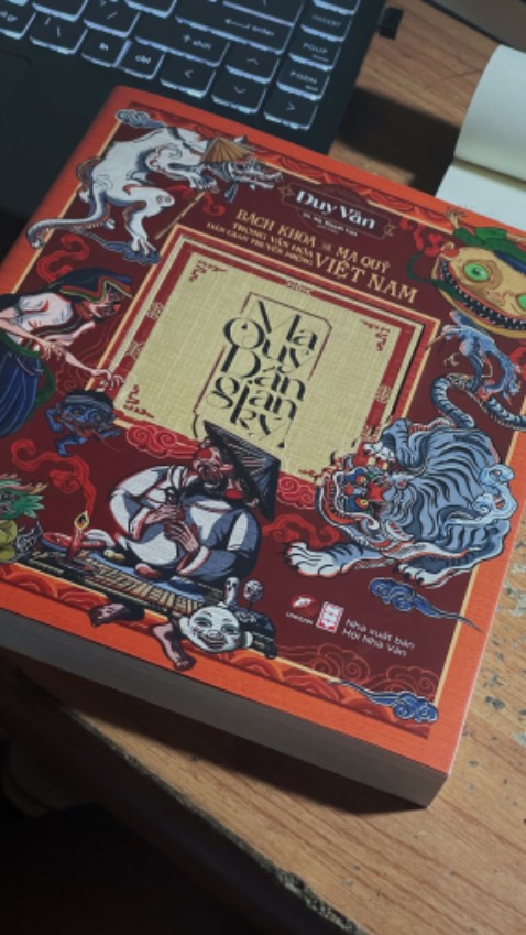 Gói hàng kĩ giao nhanh trong 1 ngày luôn 
Về bìa sách rất ư là đẹp
Tranh vẽ rất dân gian nét xưa rất cuốn 
Giấy bìa màu xịn
Nội dung sách rất chi tiết hay có đủ loại ma dân gian