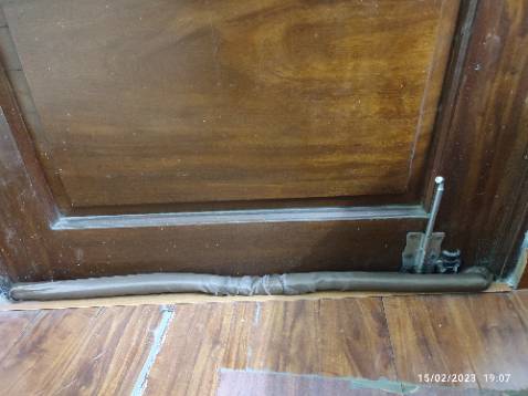 Có 2 mặt để chắn gió, mình thấy rất ưng. Giá rẻ, chất lượng tốt nhé. Lần sau chắc chắn sẽ đặt lại