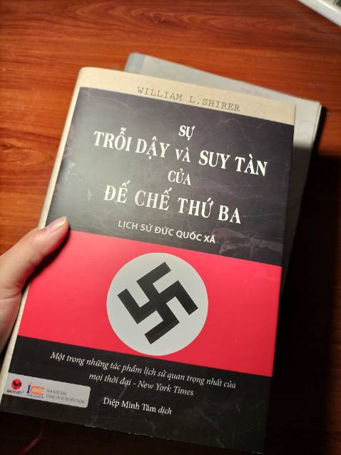 Sách rất ổn nhà! Bọc lại cẩn thận mà mình với em mình phải lật mấy lần mới hết tấm xốp nilon bọc ngoài! Đỉnh lắm shop! Chúc shop năm mới làm ăn phát đạt nhe!