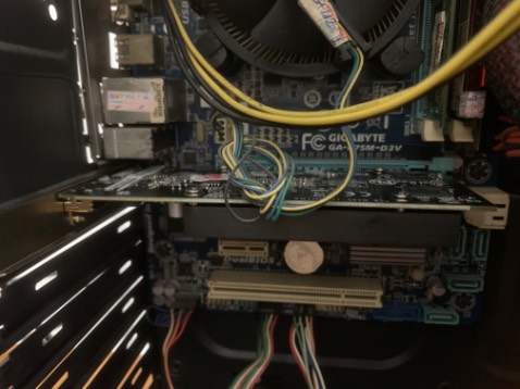 Phải gọi là tuyệt vời, hàng mới nguyên seal, chỉ tiếc là shop không tặng mình 1 đầu đổi từ hdmi qua vga.