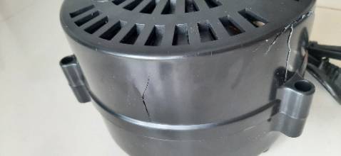 Vừa nhận hàng mở ra chưa xài đã nứt thấy luôn lõi bên trong