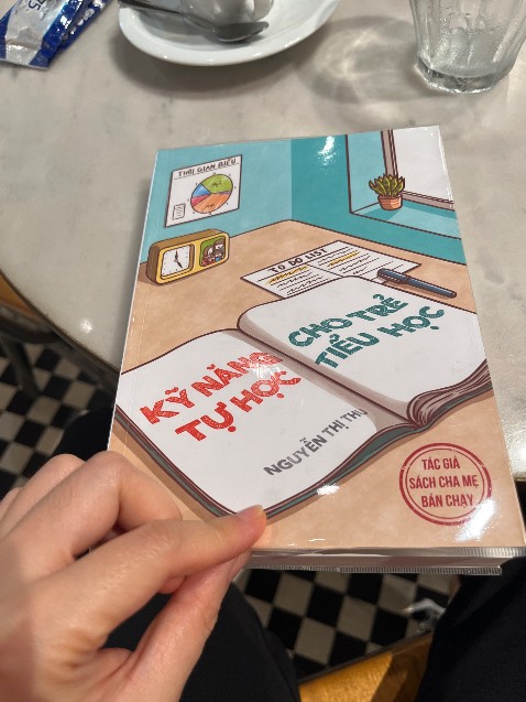 Nội dung hay, đầy đủ, chi tiết, bao quát được nhiều vấn đề, đọc rất thấm thía. Mình sẽ cố gắng áp dụng lời khuyên từ sách. Nên mua nhé mọi người.