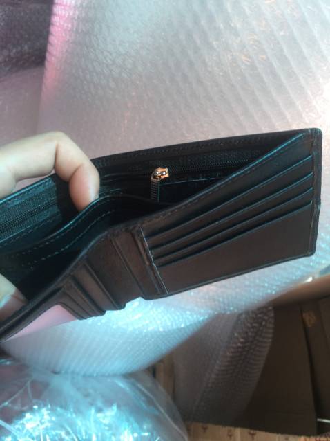 shop gói hàng rất cẩn thận,  Có hộp đầy đủ Chất lượng thì chưa dùng nên là không biết Nhưng mà hy vọng là sẽ ổn, hộp đẹp, có thẻ bảo hành 12t là mình yên tâm zuif