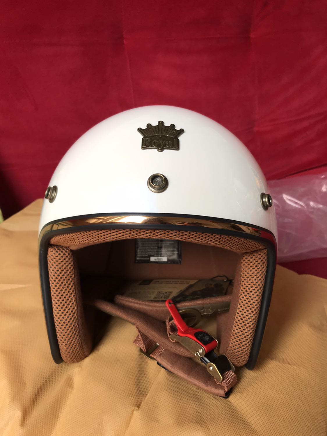 Nón đỉnh lắm nha mọi người, đẹp lắm, có phiếu bảo hành 12 tháng nữa. Nhận được nón hài lòng hơn mong đợi, mua tiki rẻ hơn mua mấy trang web khác. Nên muaaaaa