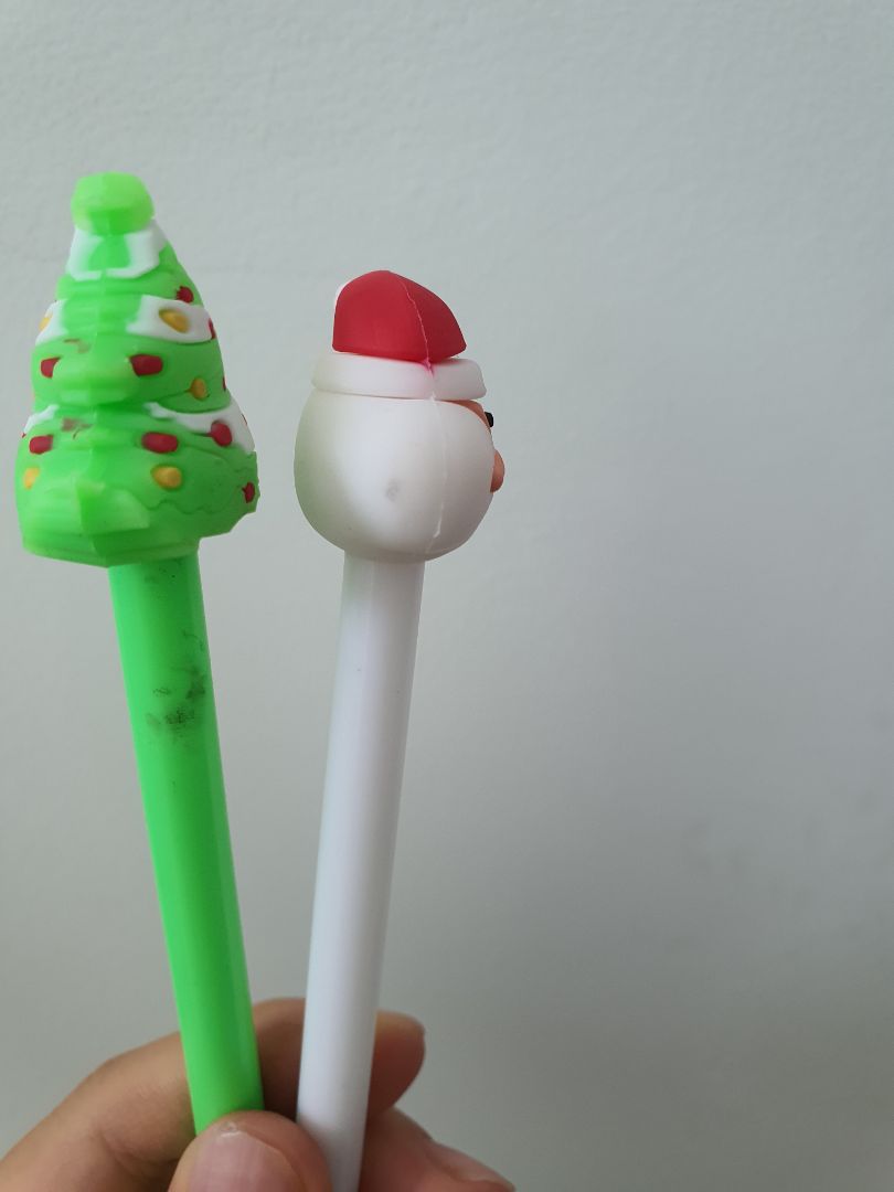 đọc comment thấy review ok. nhưng mua rồi thất vọng. dơ, bong tróc. mua là quà tặng mà ko dám tặng luôn