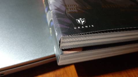 Lúc mk nhận hàng hộp thì móp, truyện thi rách seal và bị df nhiều 🥲🥲