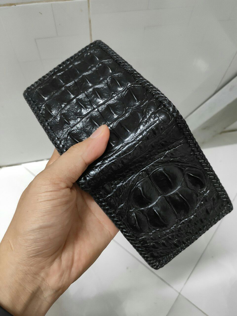 Thành công. cá sấu thật nên rất chắc chắn. ko biết khi nào mới hư.kkkk. cái gù đẹp nhà shop