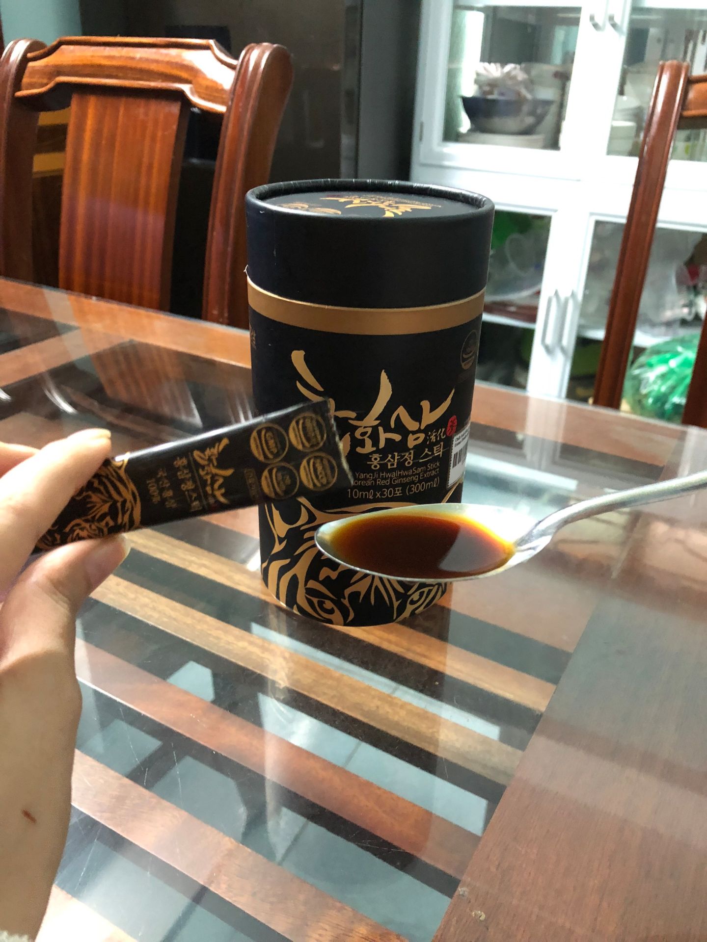 Sản phẩm đóng gói rất cẩn thận, giao hàng nhanh chóng. Dùng đến hộp t2 rồi và cảm thấy hiệu quả rất rõ luôn, giảm căng thẳng mệt mỏi với da dẻ cũng hồng hào hẳn