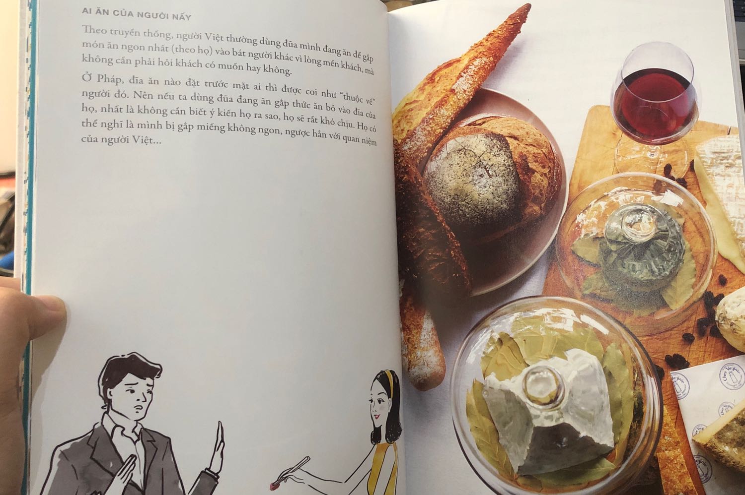 Sách đẹp, nội dung hay, bên trong dán bìa hơi xấu một chút nhưng như vậy cũng hợp với giá tiền rồi