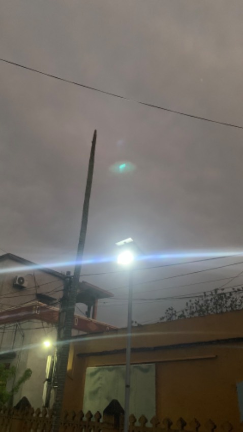 Khả năng chống nước tốt. Hàng giao đúng như mô tả. Shop đóng gói cẩn thận. Thời gian sáng ổn định. Còn về pin phải để lâu mới biết được.