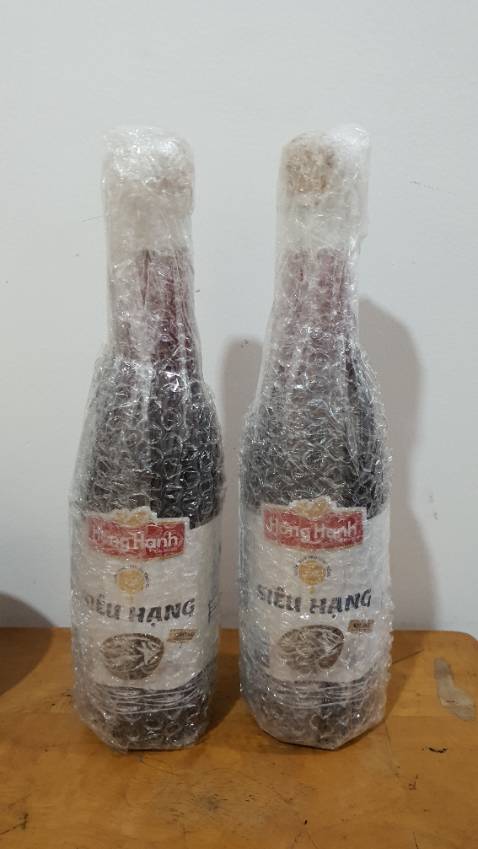 Thơm ngon, đóng gói kĩ. Hương vị đậm đà. Không quá mặn. Là loại nước chấm tuyệt hảo. Thơm ngon, đóng gói kĩ. Hương vị đậm đà. Không quá mặn. Là loại nước chấm tuyệt hảo.