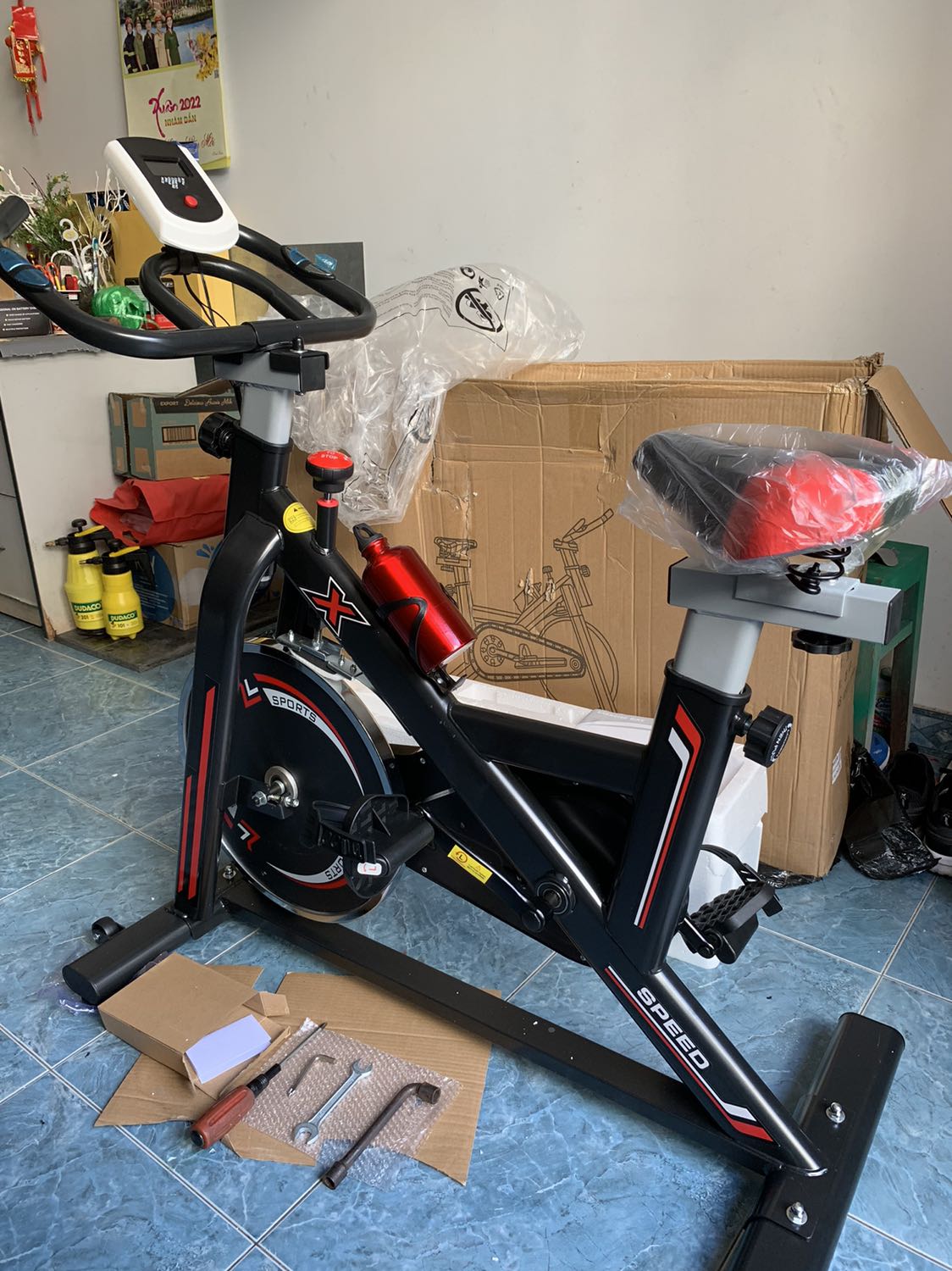 Xe đạp thể dục vừa ráp xong không thừa khg thiếu 1 món gì leo lên chạy thử Rất vừa ý. Cám ơn shop nhiều, tiếp tục ủng hộ shop