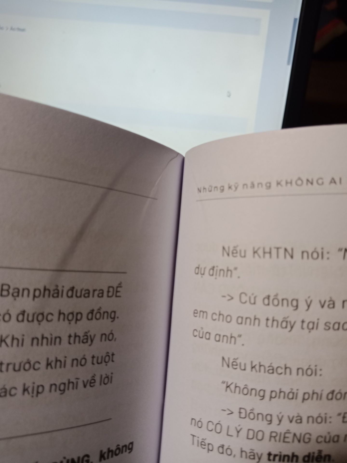 Mình mới nhận được sách từ Tiki. Có điều không được hài lòng lắm vì chất lượng giấy in, rất nhiều tờ bị nhăn. Mong tác giả và nhà xuất bản cải thiện vấn đề này vì người đọc rất trân trọng không chỉ nội dung truyền tải mà còn cả từng trang giấy so với sách lậu ngoài thị trường. Về nội dung thì đánh giá 5* rất nhiều kỹ năng mình có thể học hỏi được. Cảm ơn tác giả Lê Minh nhiều!