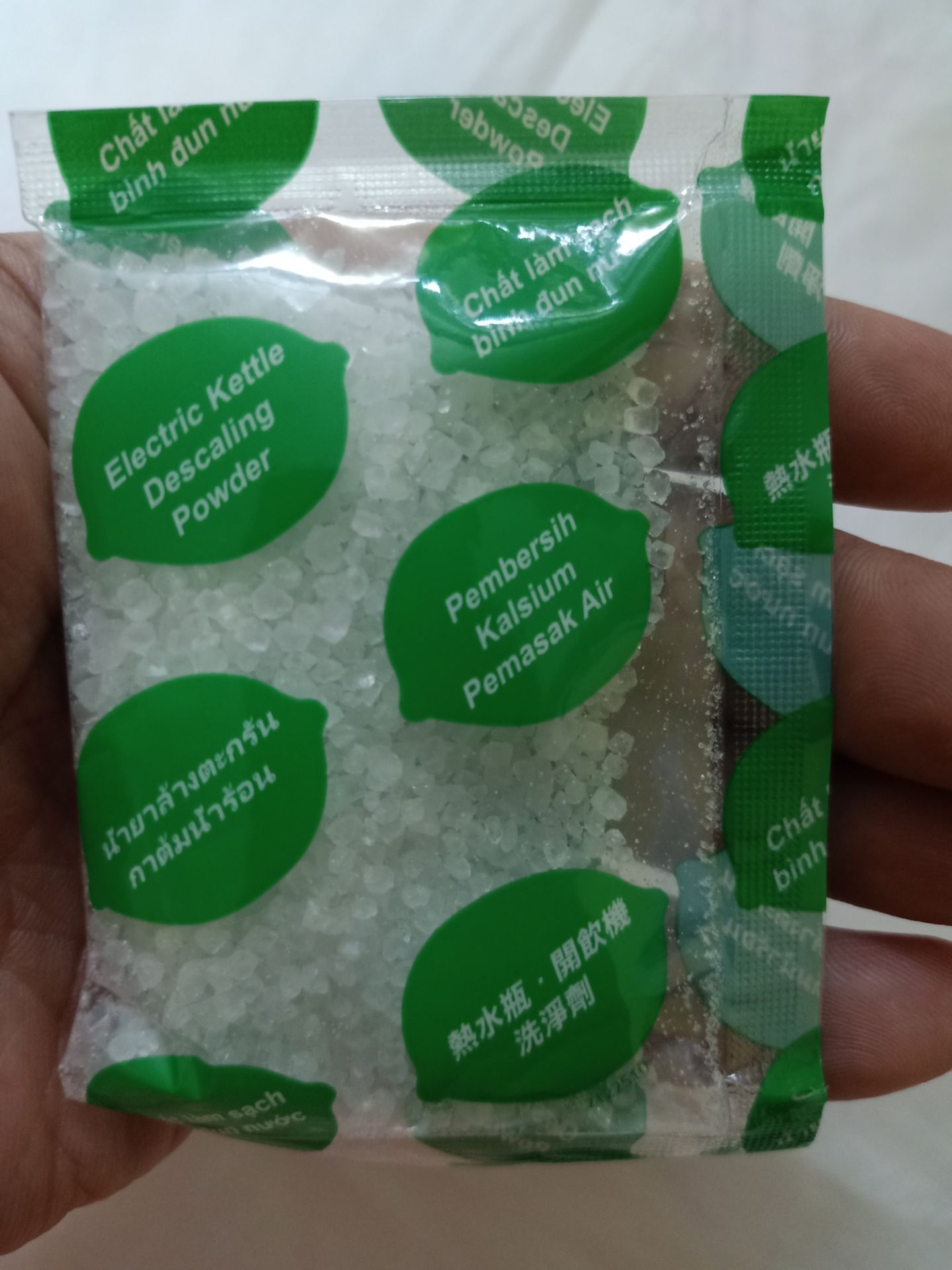 Làm sạch cặn bình rất nhanh, mình để qua đêm sáng dậy thấy sạch bong.
Quên mất k chụp ảnh lúc chưa cho gói bột vào. Tuy nhiên sản phẩm đã làm tốt nhiệm vụ. Lần sau sẽ mua tiếp