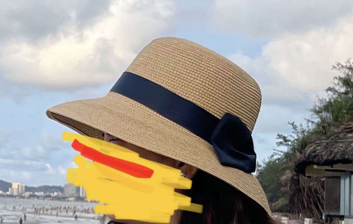 Vành không rộng như hình, kiểu dáng hơi khác, nhưng chất đẹp