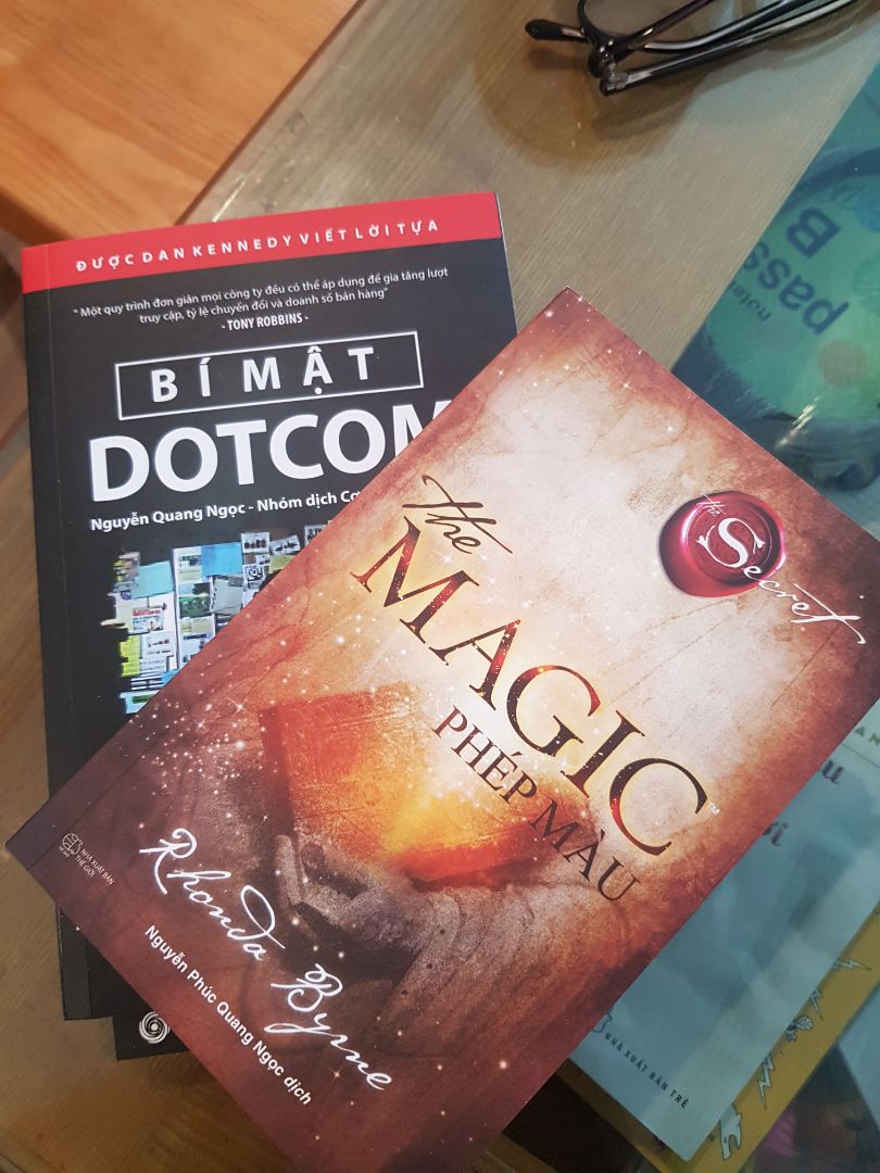 sách đẹp, gói cẩn thận