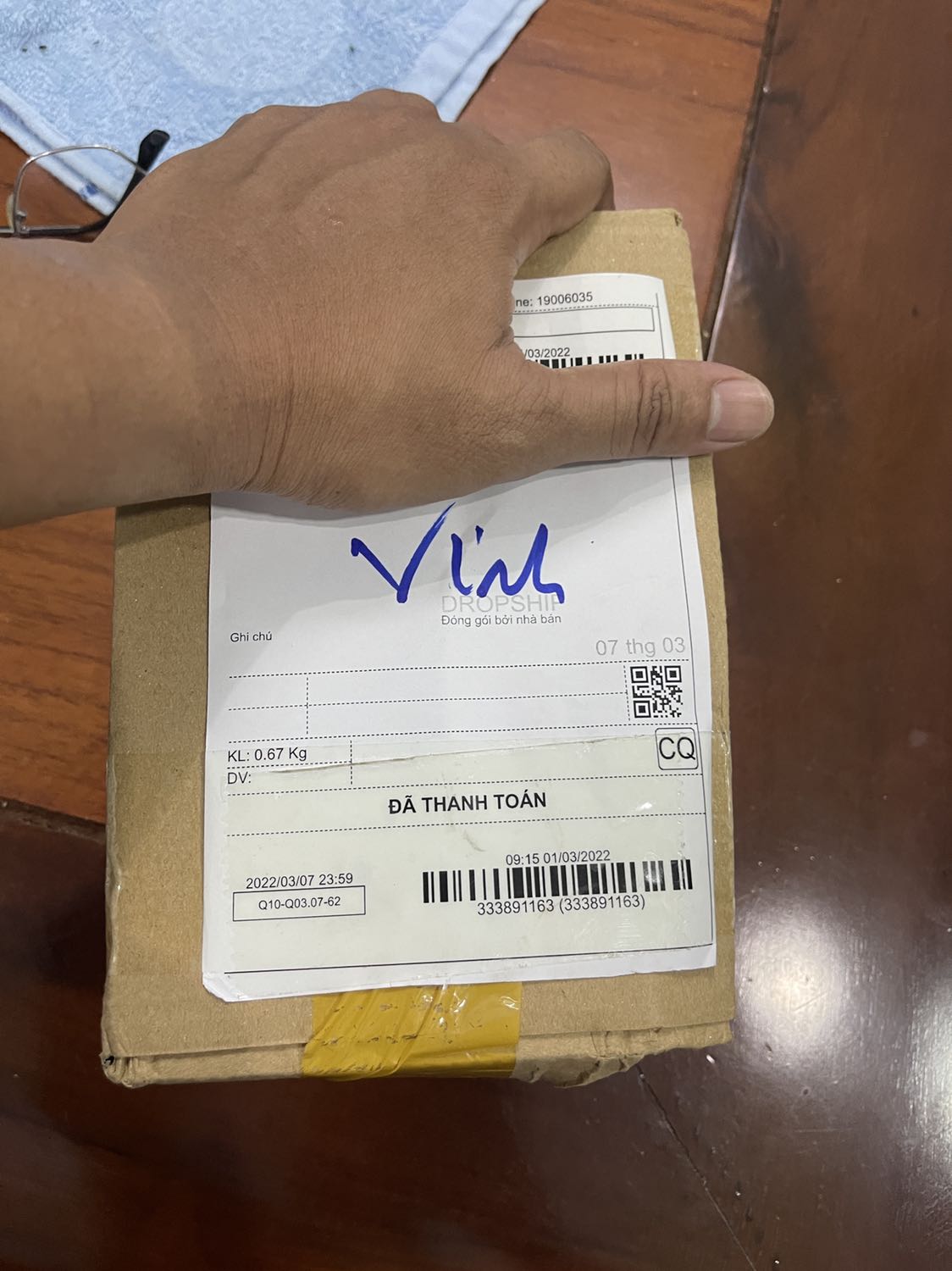 Nóng, sạc đúng giờ là tắt, để đêm tới sáng già đỡ mùi.