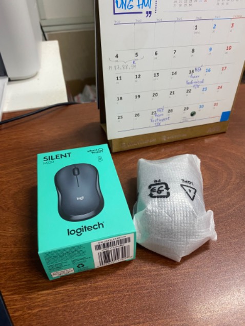 Mình mua chuột 07/12/2022 đến nay đã gần 1 năm thì gần đây thấy rê chuột không con mượt và bị lờn. Khi mình gửi *** thì Tiki phản hồi, hỗ trợ đổi trả, thu hồi và bảo hành 1 đổi 1 chỉ trong vòng 3 ngày làm việc. Mình cực kỳ ấn tượng với sự tận tâm của Tiki và chắc chắn rằng mình sẽ tin dùng Tiki cho những lần sắp tới.