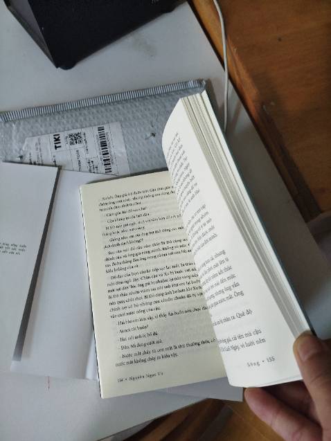 Chất lượng giấy ổn, tuy nhiên chất mực hay lem vào chữ